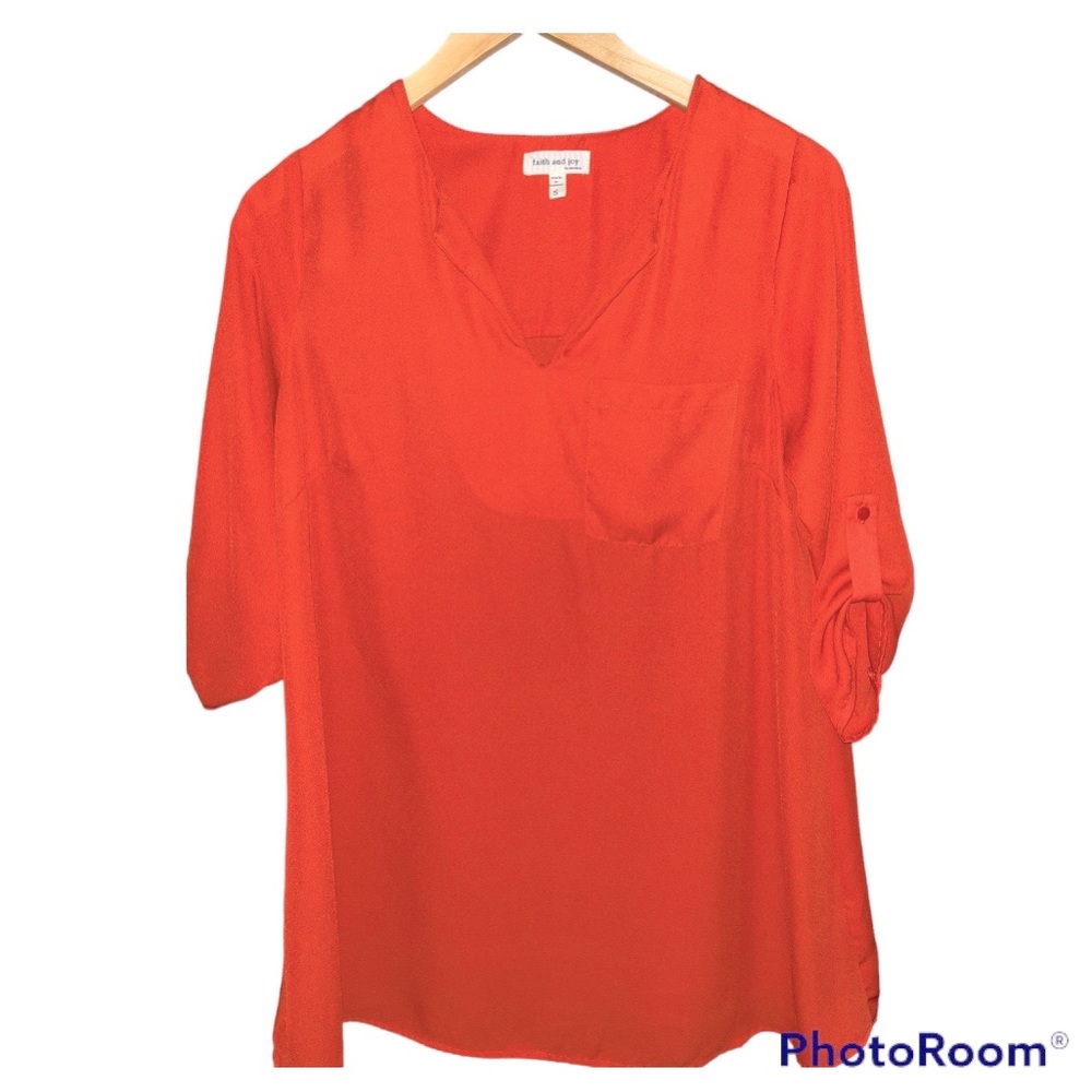 faith and joy by Monteau roller sleeve blouse!
